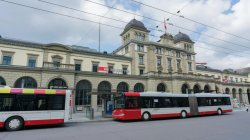 Man arrested after three injured in stabbing at Swiss train station