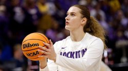 Ukrainian quits college team over Russian signing