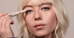 Jones Road eyeshadow stick loved by mature shoppers 'doesn't go into lines'