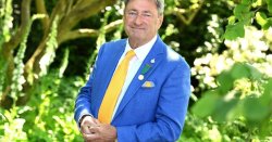Alan Titchmarsh turned tables on bullies and 'grew a foot' thanks to gardening method
