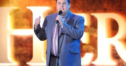 Precise moment Peter Kay fans 'scared stiff' as arena evacuated over bomb hoax
