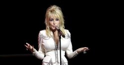 Dolly Parton makes devastating health statement as she cancels Vegas residency
