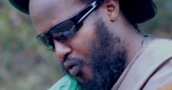 Legendary singer dies on day he's set to be released from prison
