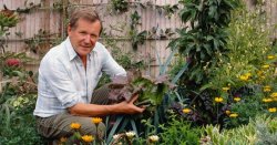 Late Gardeners' World star honoured with poignant tribute by BBC colleague