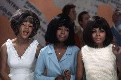 Music icon died penniless aged 32 after being forced out of legendary pop group