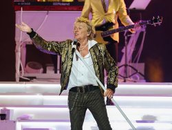 Rod Stewart makes 'deeply disappointing' announcement to cancel tour with health update