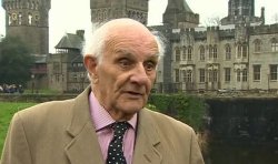 Brian Hoey dead: BBC legend who witnessed Queen cry dies as tributes flood in
