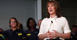 Rachel Reeves delivered brutal blow as she faces overwhelming calls to resign
