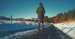 Doctors urge everyone to make one walking change after Met Office issues ice warning