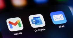 Outlook down LIVE: Microsoft users report issues with accounts due to 'outage'