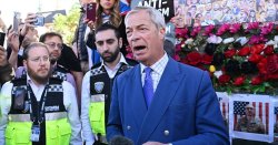 GB News halts for Nigel Farage breaking news announcement