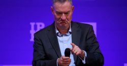 Fury as Starmer to hand anti-Brexiteer David Gauke a knighthood in 'total stitch-up'