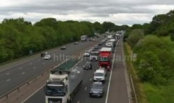 M4 traffic LIVE: Delays as motorway closed eastbound near Swindon after crash