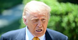 Donald Trump takes brutal parting shot at Keir Starmer as PM clings to job