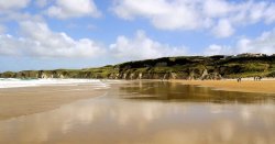 Police officer found dead on Northern Ireland beach as locals told 'avoid area'