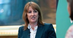 Rachel Reeves issued dire warning – ‘risk causing major collapse’