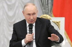 Russia warns US: 'evacuate or face systematic and consistent strikes'