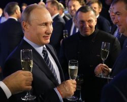 Putin's mouthpiece calls for strike on Britain in horror rant as he mocks UK food