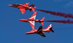 Red Arrows route today mapped: Where to see jets for Torbay and Midlands Air Festivals