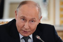 Putin 'so scared of being assasinated he orders daughters to live in bunker with him'