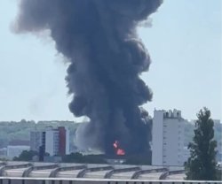 Paris fire LIVE: Bobigny blaze as tower erupts into flames - smoke seen for miles