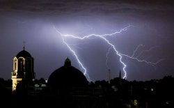 Met Office issues new 5 hour thunderstorm warning for 2 areas on Sunday