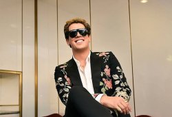 British right-wing commentator Milo Yiannopoulos deported back to UK from US