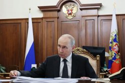 Horror warning Putin could be planning to bomb UK as NATO placed on red alert