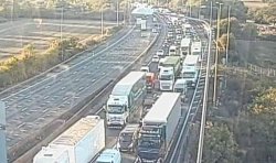 M25 traffic LIVE: Police and air ambulance scrambled after serious crash