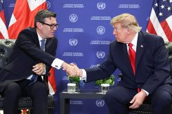 'Anxious' Andy Burnham 'vulnerable' on stage in live Donald Trump meeting