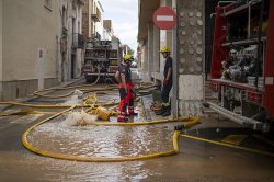 Barcelona weather: Spain chaos as huge hurricane hits city filled with Brits in holiday