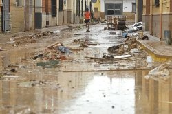 Red 'danger to life' warning in Spain as holiday hotspot braces for hurricane