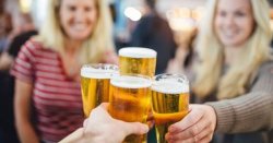 Major airline boss calls for extraordinary alcohol ban at airports