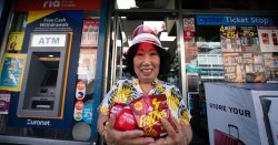 Korean Grandma flies to UK to show what Seoul has to offer