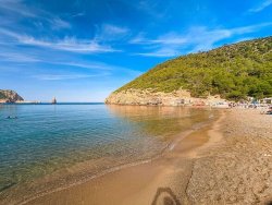 'Favourite beach in Europe' with hardly any tourists offers the perfect autumn escape