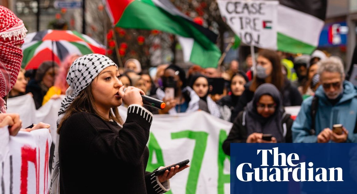 Woman bailed after chanting âfrom the river to the seaâ in Manchester protest | Protest