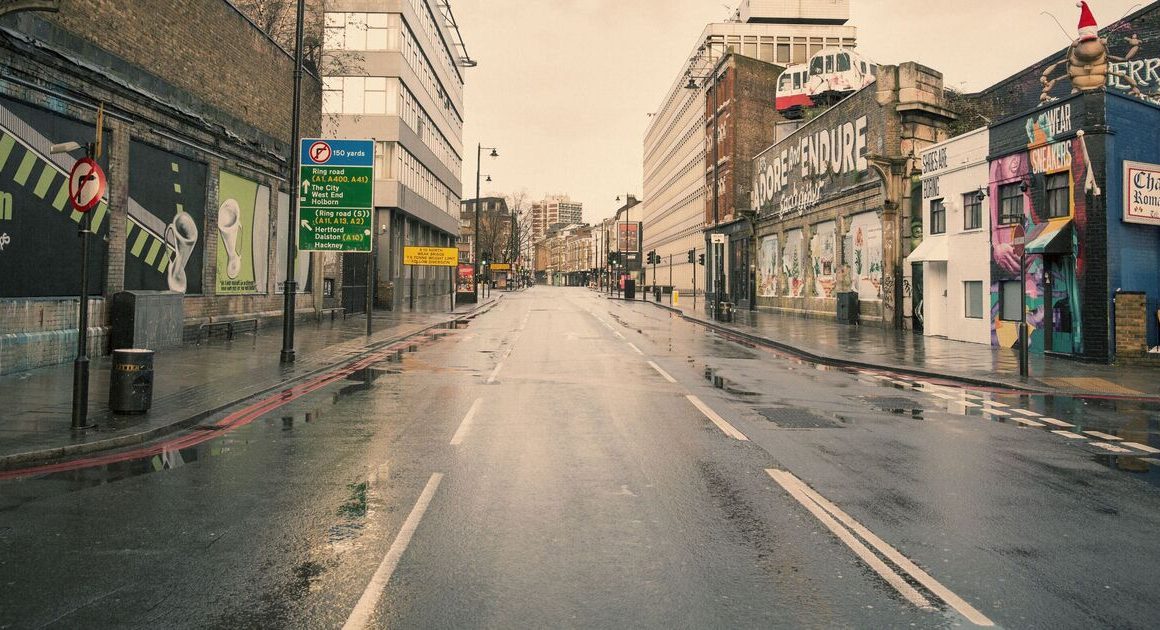 Two shot with crossbow in head and neck during terrifying Shoreditch attack | UK | News