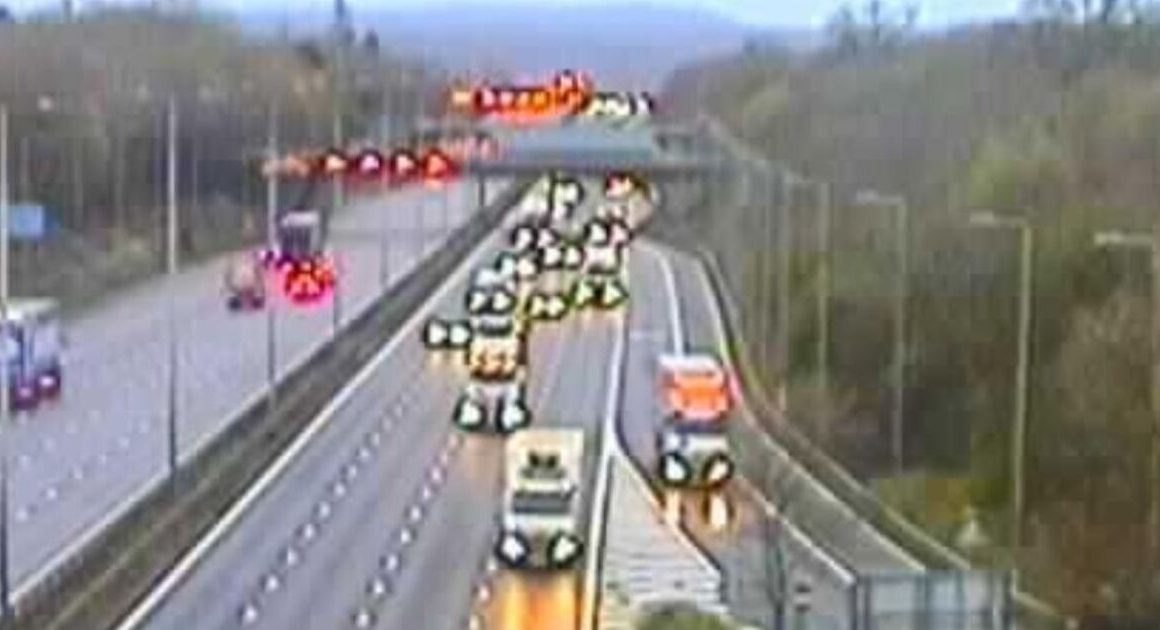 M1 traffic LIVE: Major UK motorway closed in both directions with severe rush hour delays | UK | News