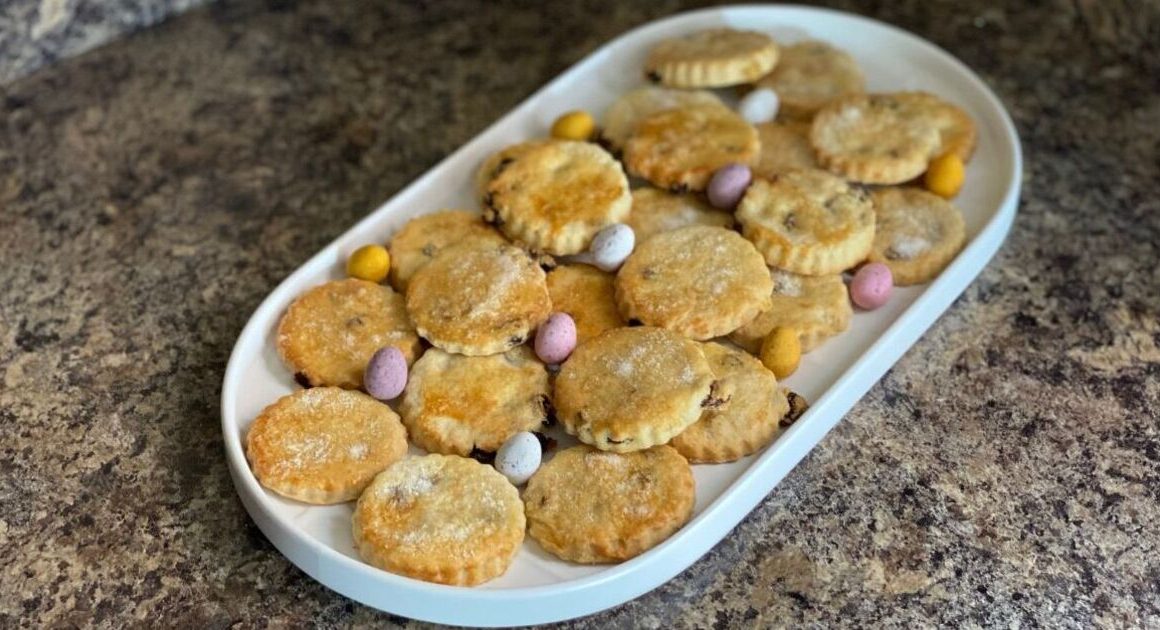 How to make Mary Berry’s easy lemon Easter biscuits in under 30 minutes that are delicious