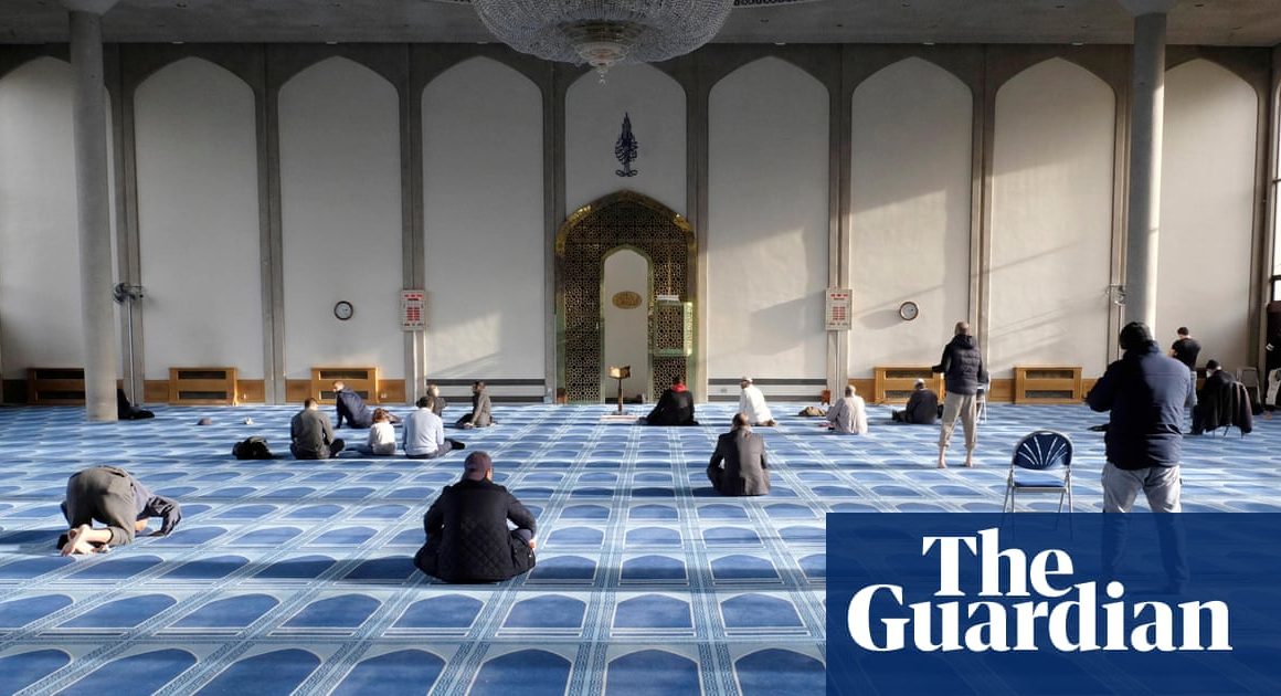 London mosque denies it advised school all prayers could be deferred | Schools
