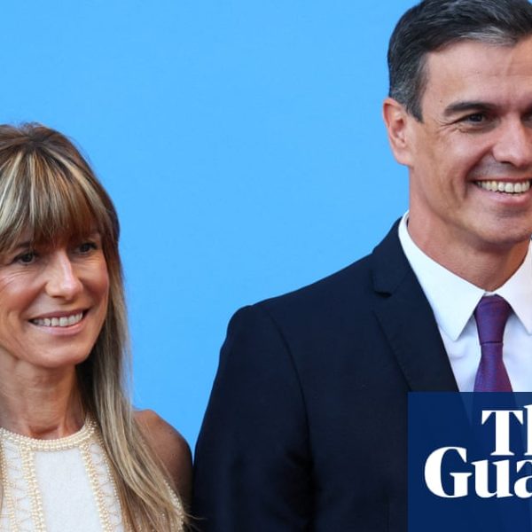 Spanish PM considers resigning, blaming political âharassmentâ of wife | Pedro SÃ¡nchez
