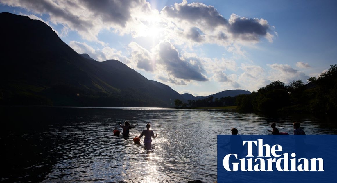 What if HRT isnât right for me? And is cold-water swimming really the answer to everything? Your menopause questions answered | How to have a healthy menopause