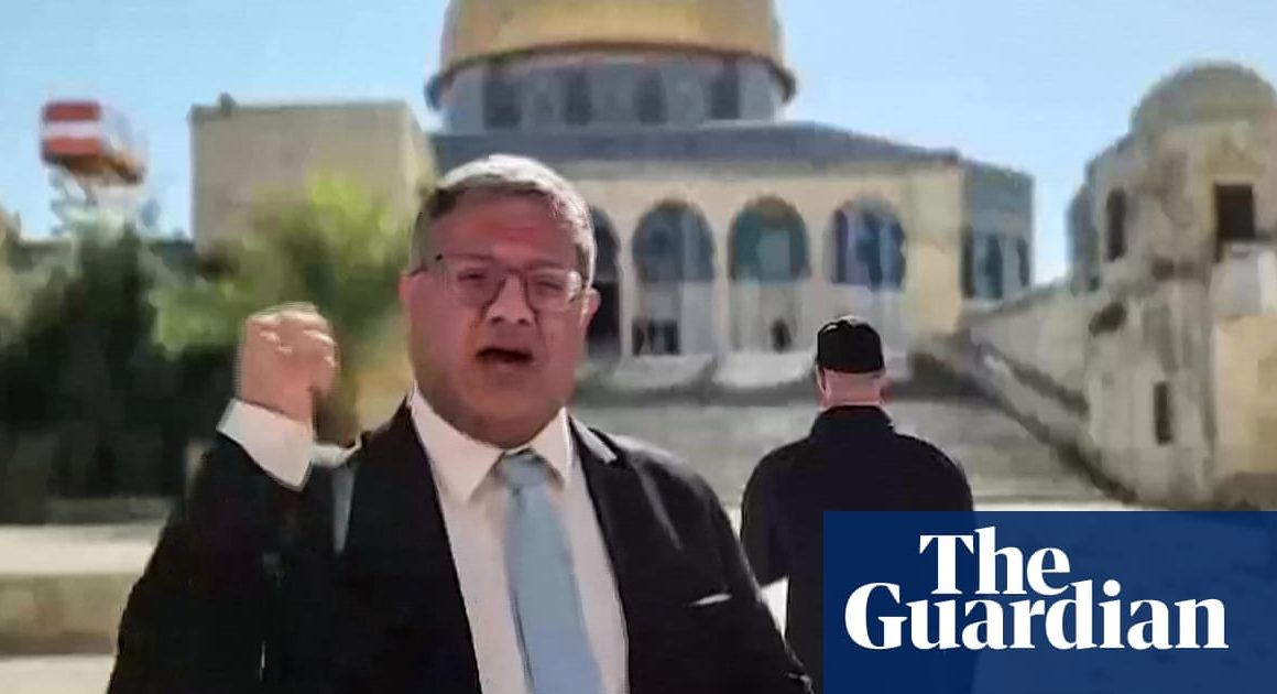 Extremist Israeli minister makes provocative visit to holy Muslim site | Israel