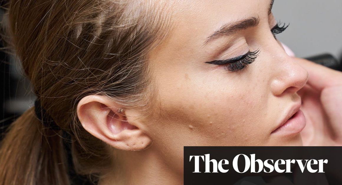 On the lash: mascaras that create volume and length | Beauty