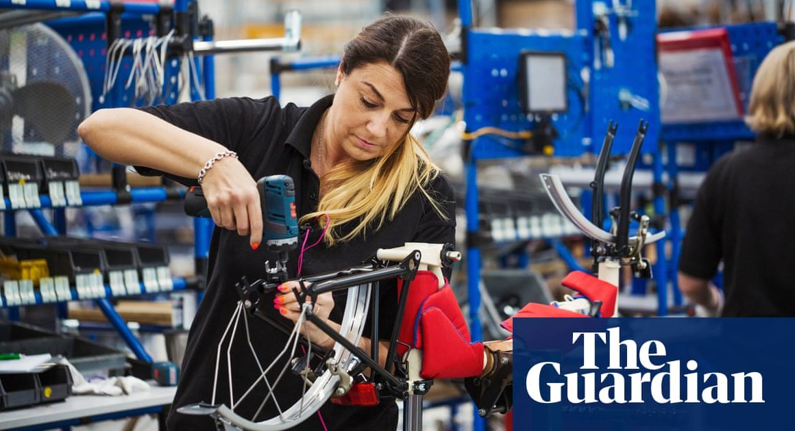 UK jobs market cools again as wage growth slows | Economics