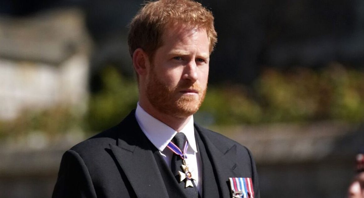 Royal Family LIVE: Prince Harry sent Firm ‘symbolic message’ | Royal | News