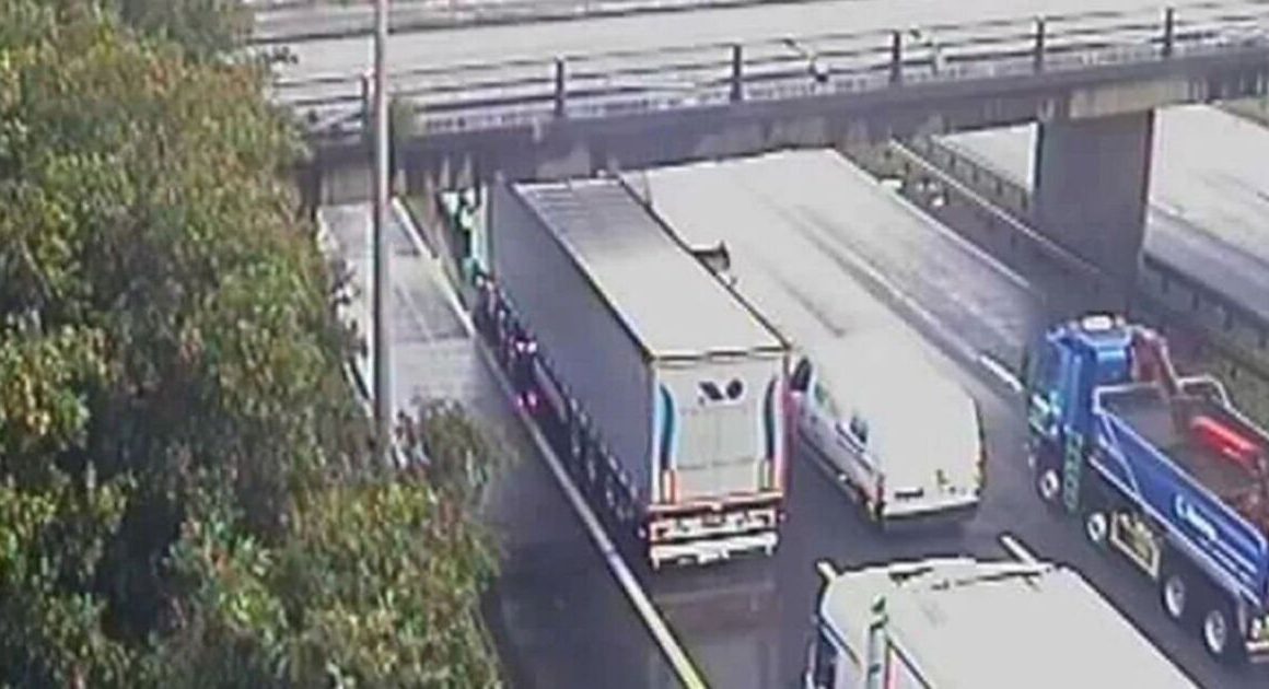 M62 traffic LIVE: Chaos on major UK motorway after double lorry crash | UK | News