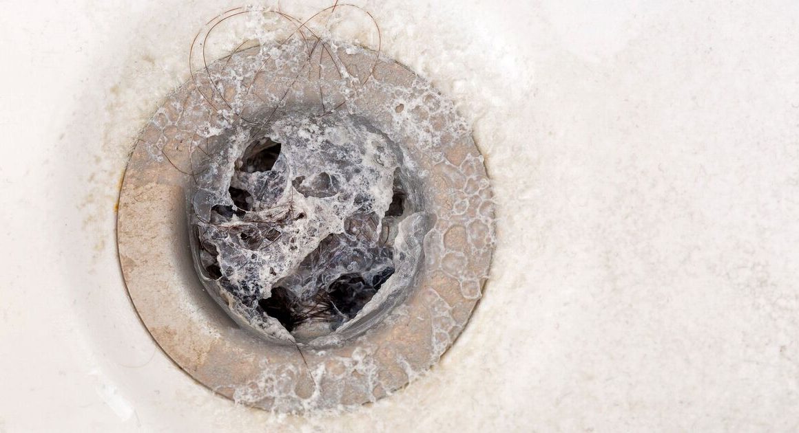 How to unblock drains without vinegar and baking soda – plumber’s ‘better’ method