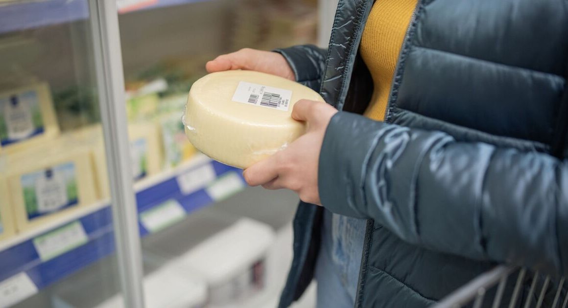 Tesco issues warning to those buying cheese