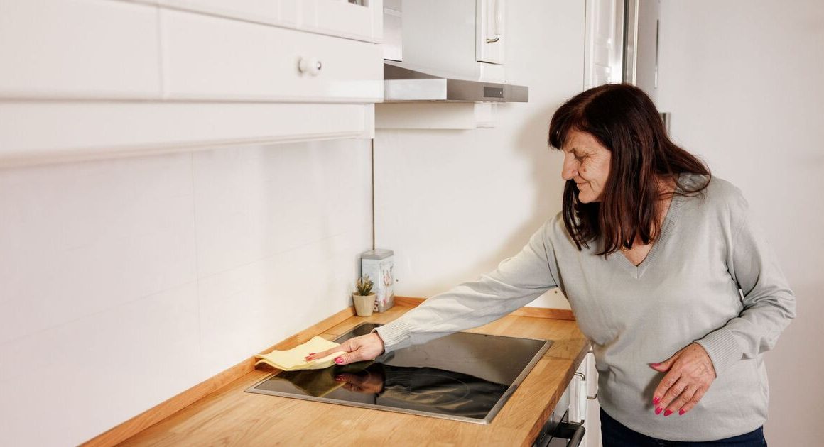 How to clean a kitchen stove: Leave stove sparkling with £1 homemade ‘paste’